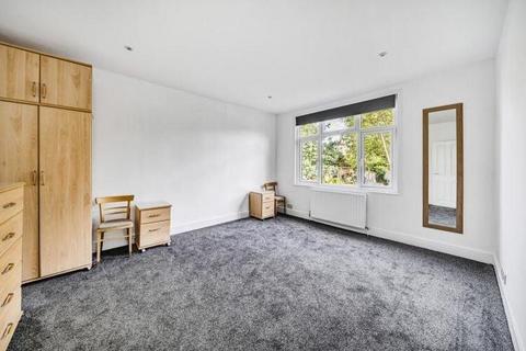 3 bedroom apartment to rent, Hutton Grove,  North Finchley,  N12