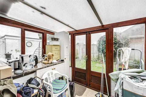 2 bedroom bungalow for sale, Eastergate Close, Goring-by-Sea, Worthing, West Sussex, BN12