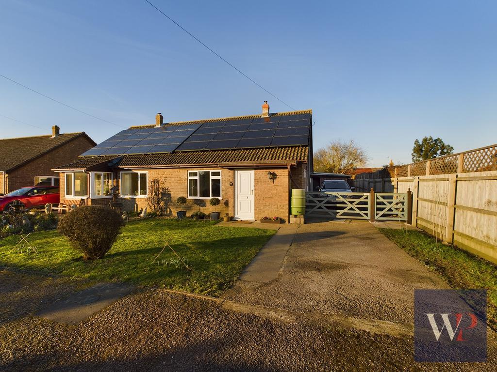 Limmer Avenue, Dickleburgh, Diss 2 bed semidetached bungalow for sale