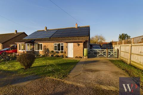 2 bedroom semi-detached bungalow for sale - Limmer Avenue, Dickleburgh, Diss
