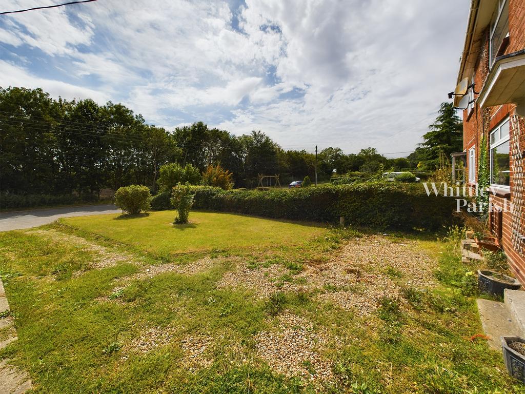 Scole Road, Brockdish, Diss 3 bed semidetached house for sale £220,000