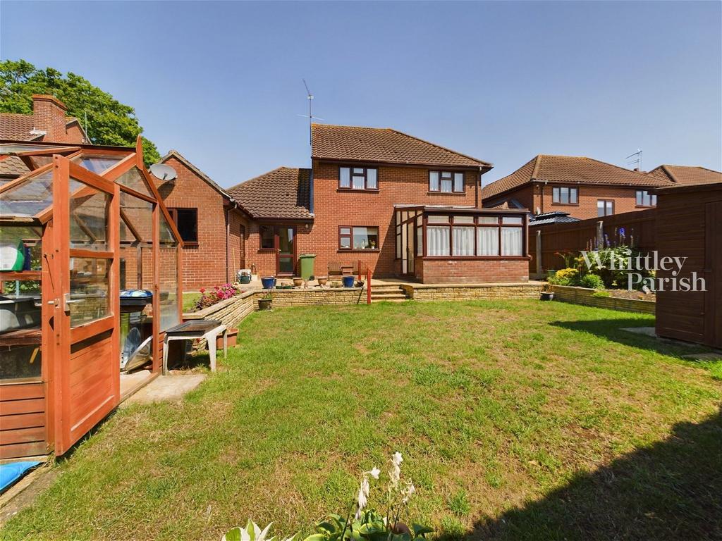 Roydon Road, Diss 4 bed detached house for sale £400,000