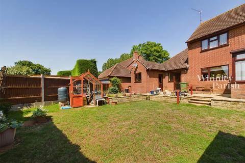 4 bedroom detached house for sale, Roydon Road, Diss