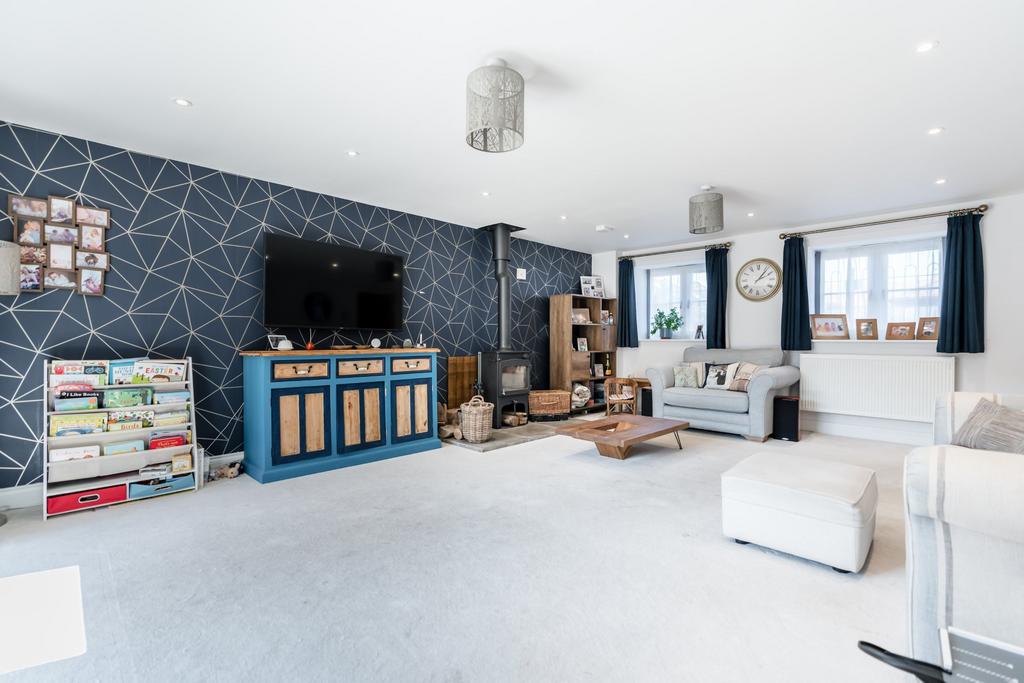 Tudor Rose Way, Harleston 5 bed end of terrace house for sale £450,000