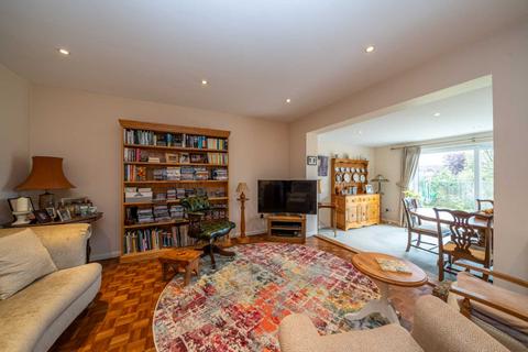 11 Newlyn Close, Bricket Wood, St Albans, AL2 3UP