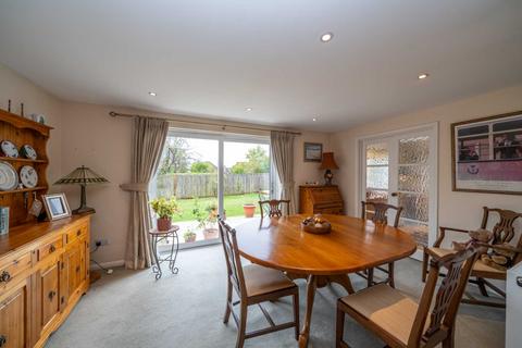 11 Newlyn Close, Bricket Wood, St Albans, AL2 3UP