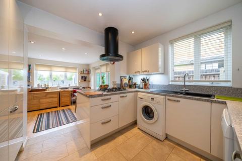 11 Newlyn Close, Bricket Wood, St Albans, AL2 3UP