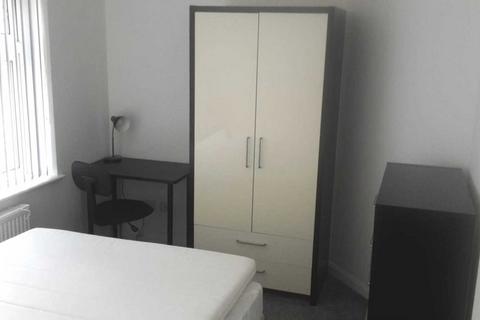 1 bedroom in a house share to rent, Tyndall Street, Cardiff