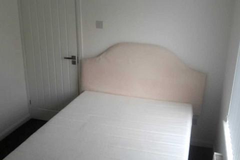 1 bedroom in a house share to rent, Tyndall Street, Cardiff