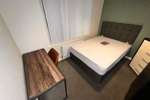 1 bedroom in a house share to rent, Tyndall Street, Cardiff