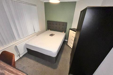 1 bedroom in a house share to rent, Tyndall Street, Cardiff