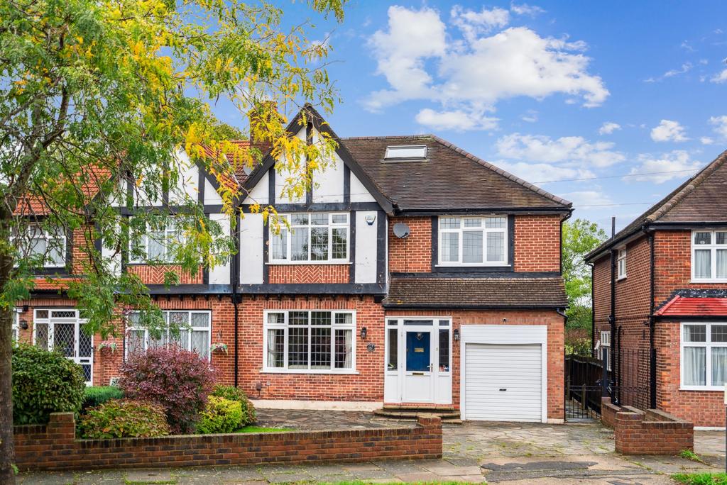 Greystoke Avenue, Pinner, HA5 5 bed semi-detached house - £1,050,000