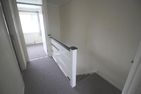 2 bedroom terraced house to rent, Elderwood Close, Eastbourne BN22