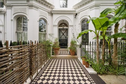 4 bedroom detached house to rent, Palace Gardens Terrace, Kensington, London, W8