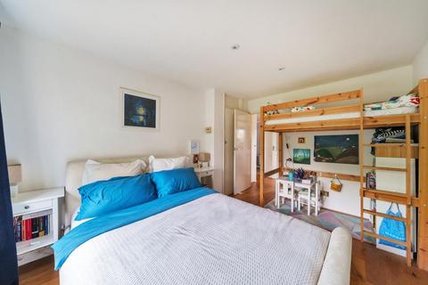 21 Martins Walk, London, N10 1JT