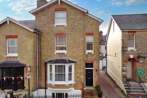 2 bedroom maisonette for sale, Lime Hill Road, Tunbridge Wells, Kent