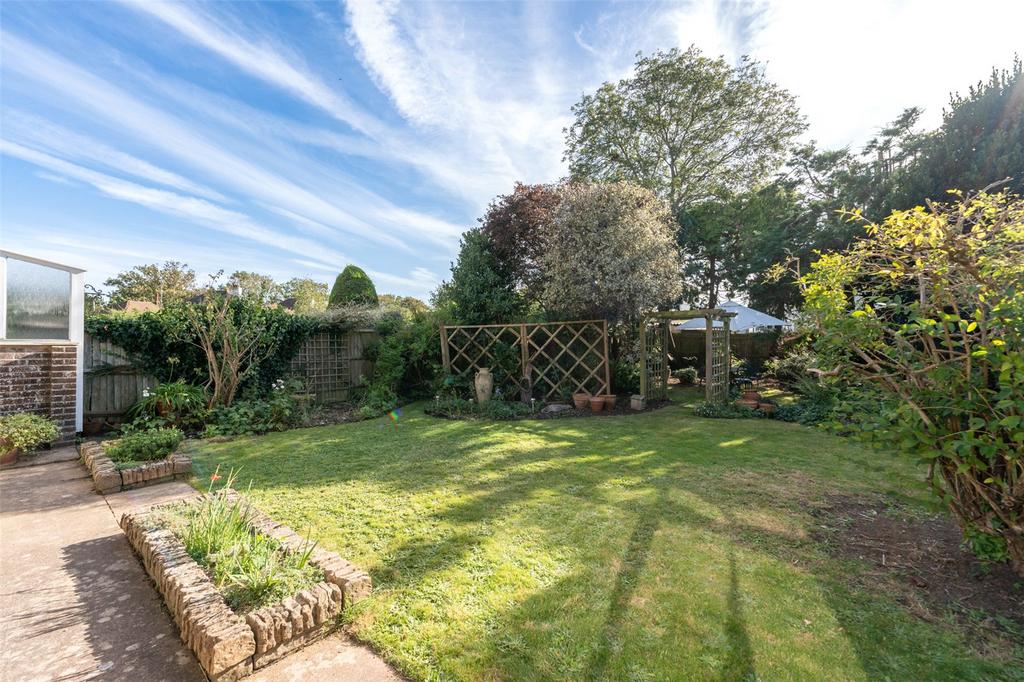 Offington Drive, Worthing, West Sussex, BN14 4 bed detached house £
