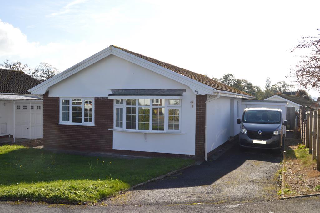 Llwyn Y Bryn, Ammanford SA18 3 bed detached bungalow to rent £850 pcm