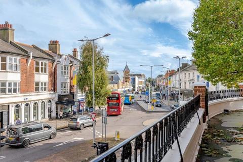 2 bedroom flat for sale, Southfields Road, Eastbourne BN21