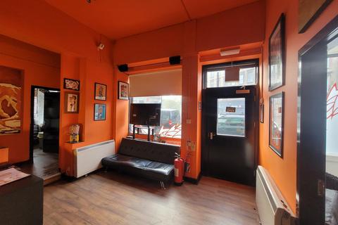 Shop to rent - Kent Road, Glasgow G3