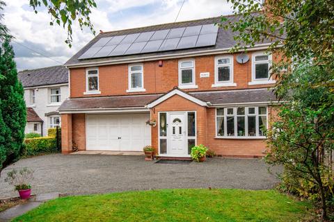 5 bedroom semi-detached house for sale - Meadow Road, Catshill, Bromsgrove, Worcestershire, B61