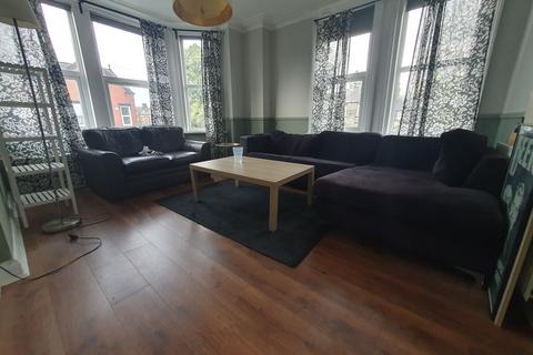 10 bedroom terraced house to rent - Delph Lane, Woodhouse LS6