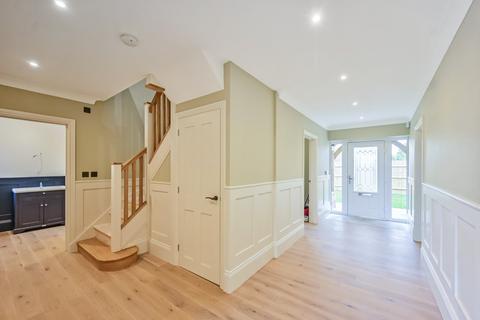 Cherry Rose Bower Road, Mersham, Ashford, TN25 6NN