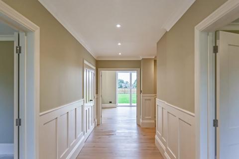 Cherry Rose Bower Road, Mersham, Ashford, TN25 6NN
