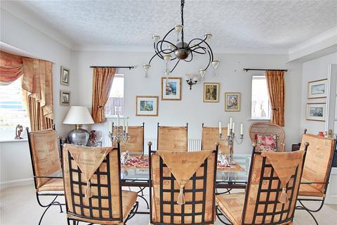 16 Broadmark Way, Rustington, Littlehampton, BN16 2EY