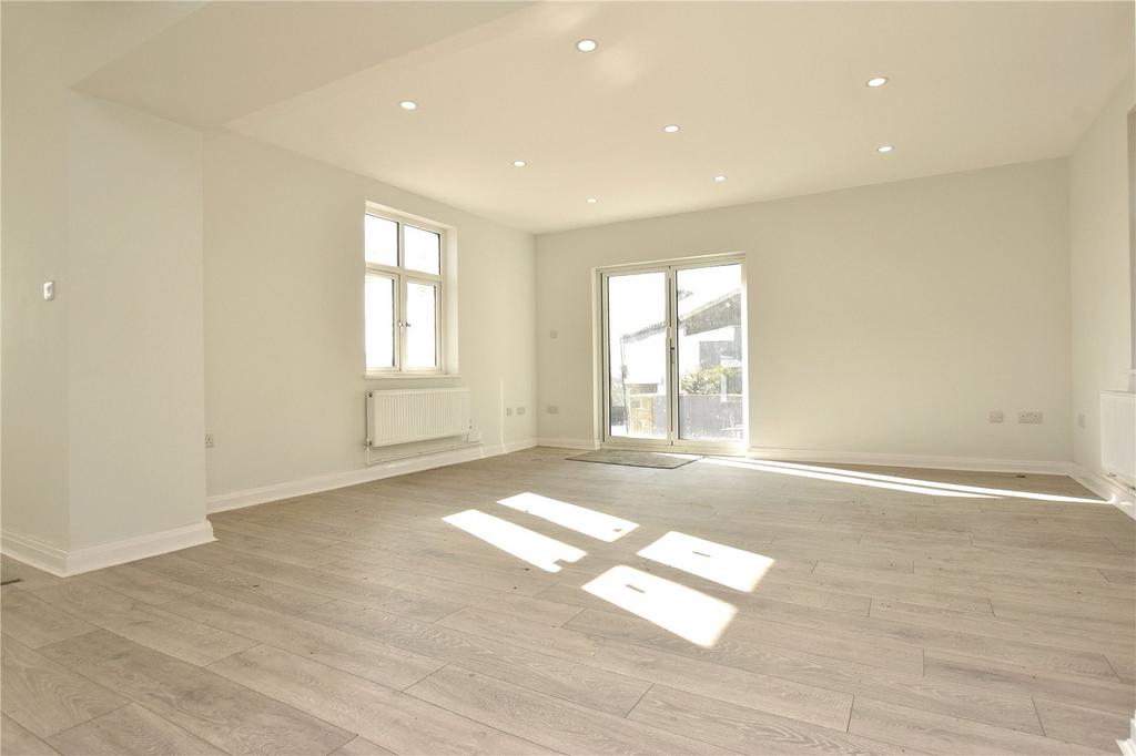 Woodhead Road, Tintwistle, Glossop, Derbyshire, SK13 3 bed end of