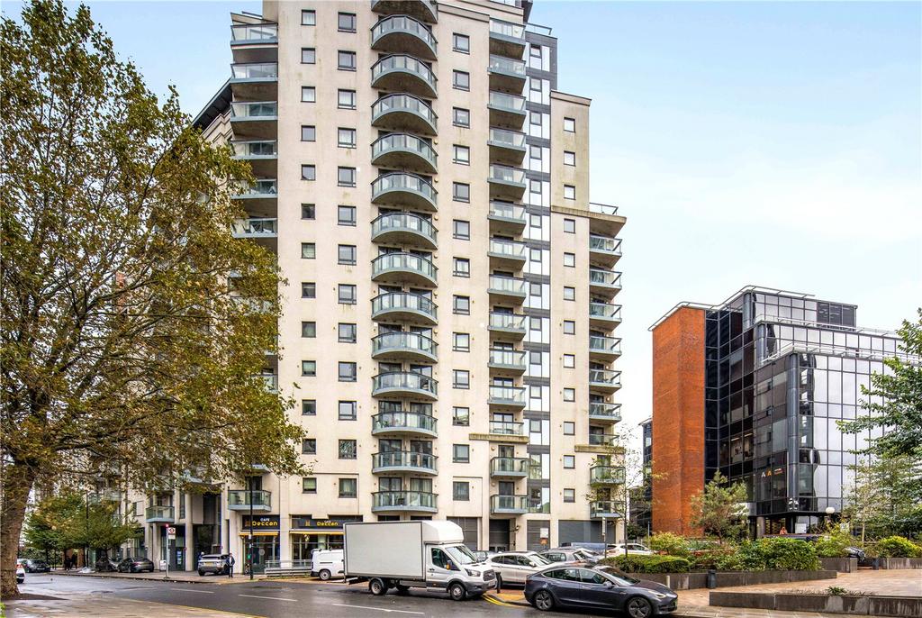 City Tower, 3 Limeharbour, London, E14 1 bed flat - £1,925 pcm (£444 pw)