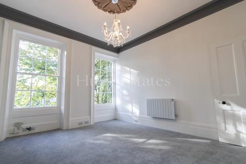 2 bedroom flat for sale, Rouge Bouillon, St. Helier, Jersey. JE2 3UZ