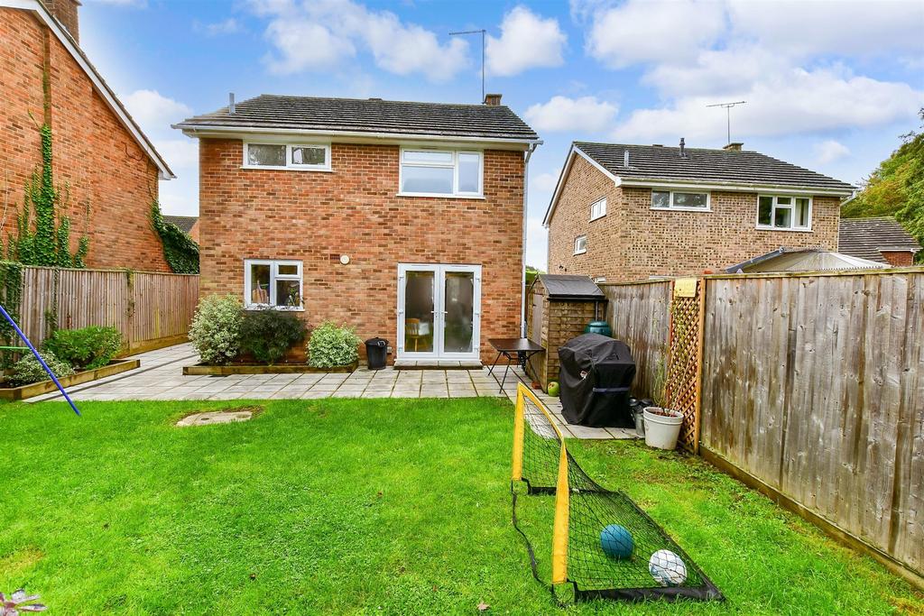 Leslie Crescent, St. Michaels... 4 bed detached house for sale £450,000