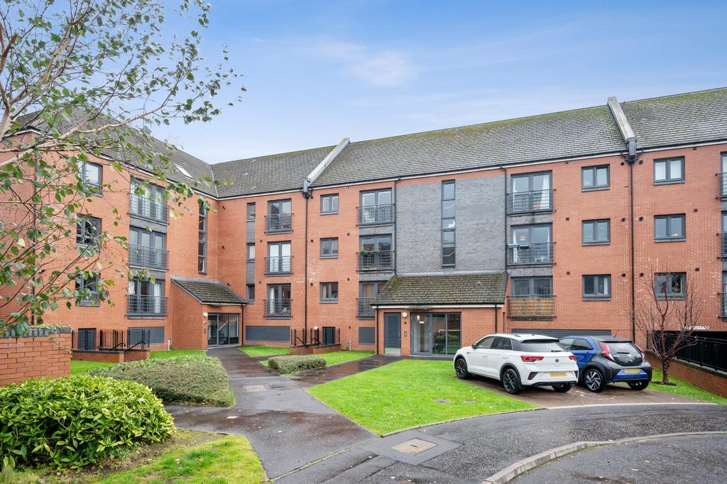 Craigend Circus, Flat 3/1, Anniesland, Glasgow, G13 2TY 2 bed flat for