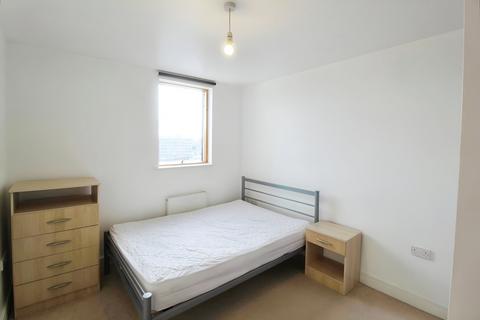 1 bedroom flat to rent, Cromwell Court, Leeds, UK, LS10