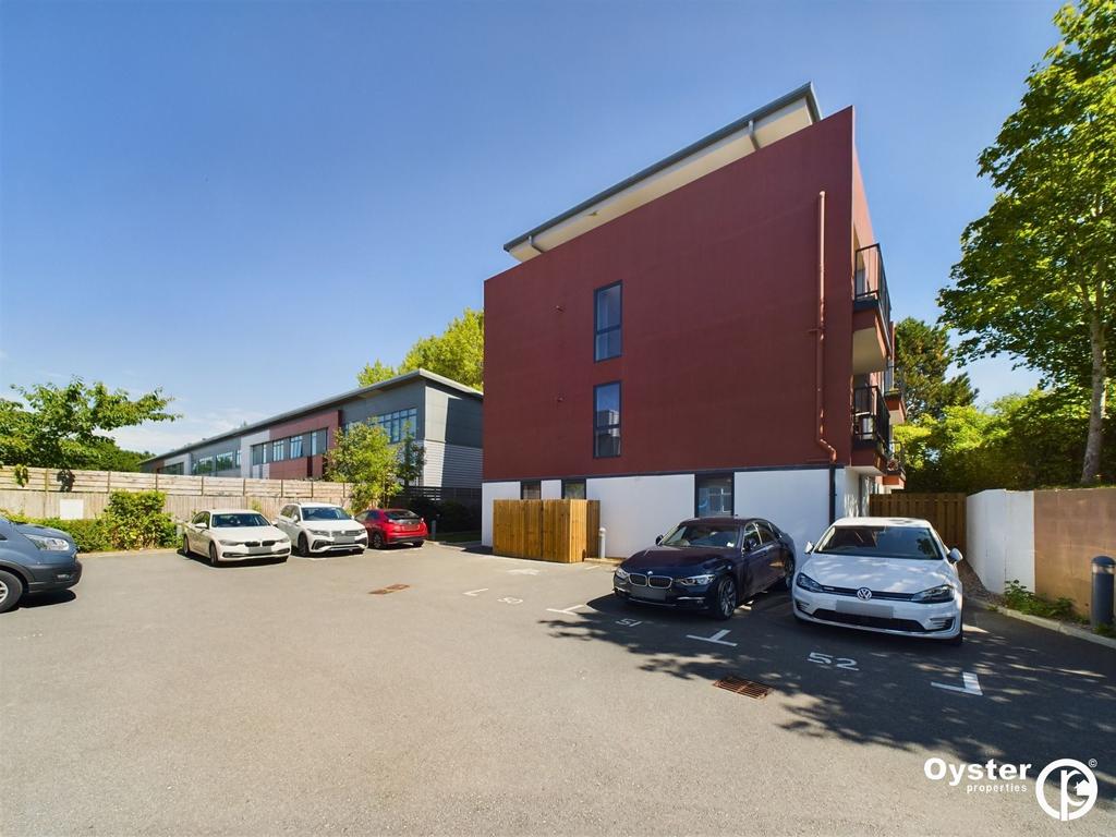 Dwight Road, Watford, WD18 1 bed flat £1,300 pcm (£300 pw)