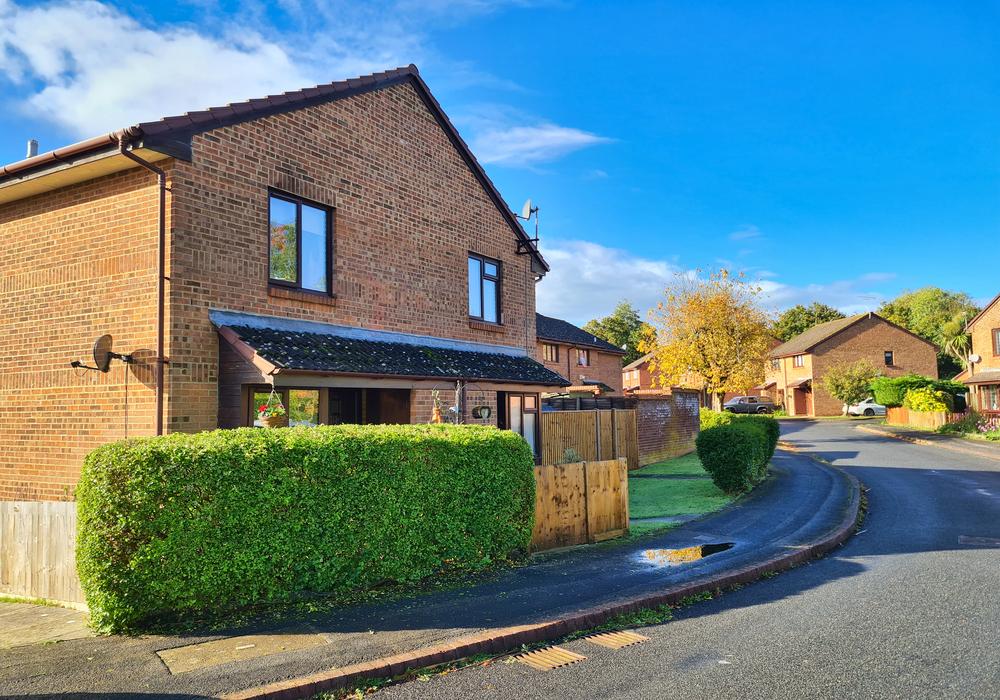 Alder Hill Drive, Totton SO40 1 bed cluster house for sale £210,000