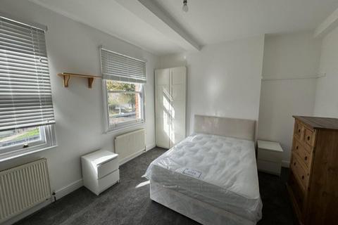 4 bedroom house to rent, Willesden Lane, London , NW6