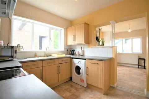 3 bedroom bungalow for sale - Spalding Road, Bourne, Peterborough, Peterborough, PE10 0BA