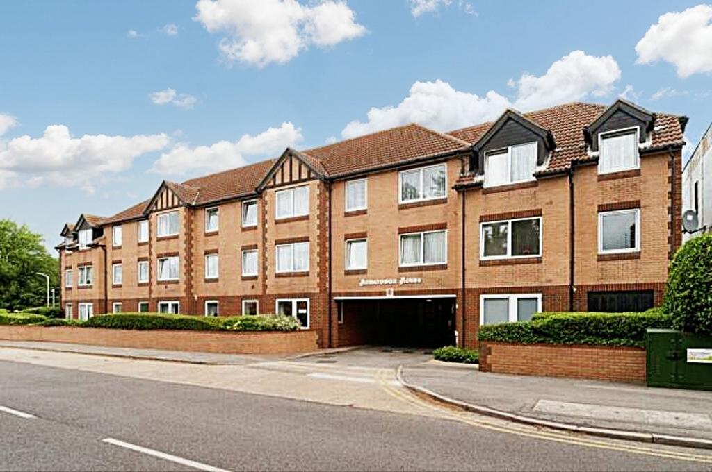 Station Road, Thorpe Bay, SS1 1 bed retirement property for sale £145,000