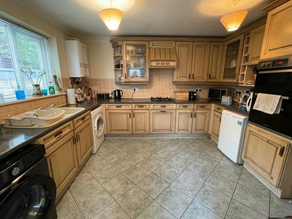 Addingham Avenue, Widnes 3 bed link detached house for sale £165,000