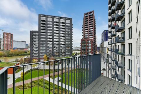 2 bedroom flat for sale, Globe House, 34 Botanic Square, London, E14