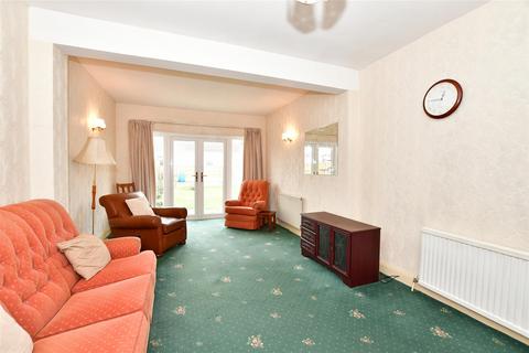 19 Central Drive, Hornchurch, RM12 6AR