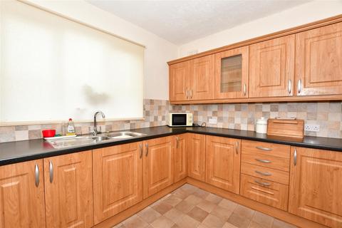 19 Central Drive, Hornchurch, RM12 6AR
