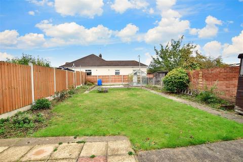 19 Central Drive, Hornchurch, RM12 6AR