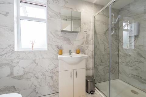 24 Lansdowne Road, Hounslow, TW3 1LQ