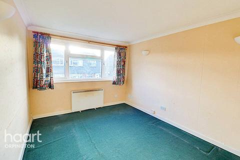 2 bedroom maisonette for sale, Wellbrook Road, Orpington