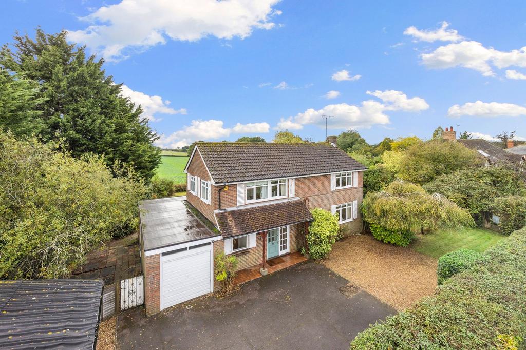 Newpound, Wisborough Green, RH14 3 bed detached house for sale - £800,000