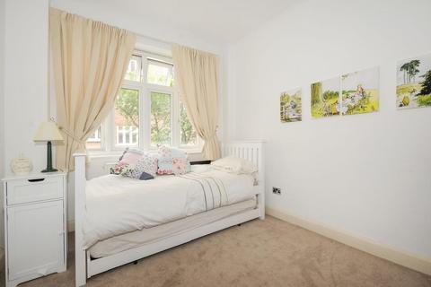 2 bedroom flat for sale, Hall Road, St John's Wood