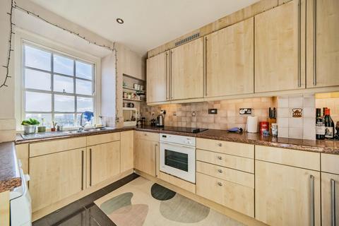 3 bedroom flat for sale, Eyre Court, London